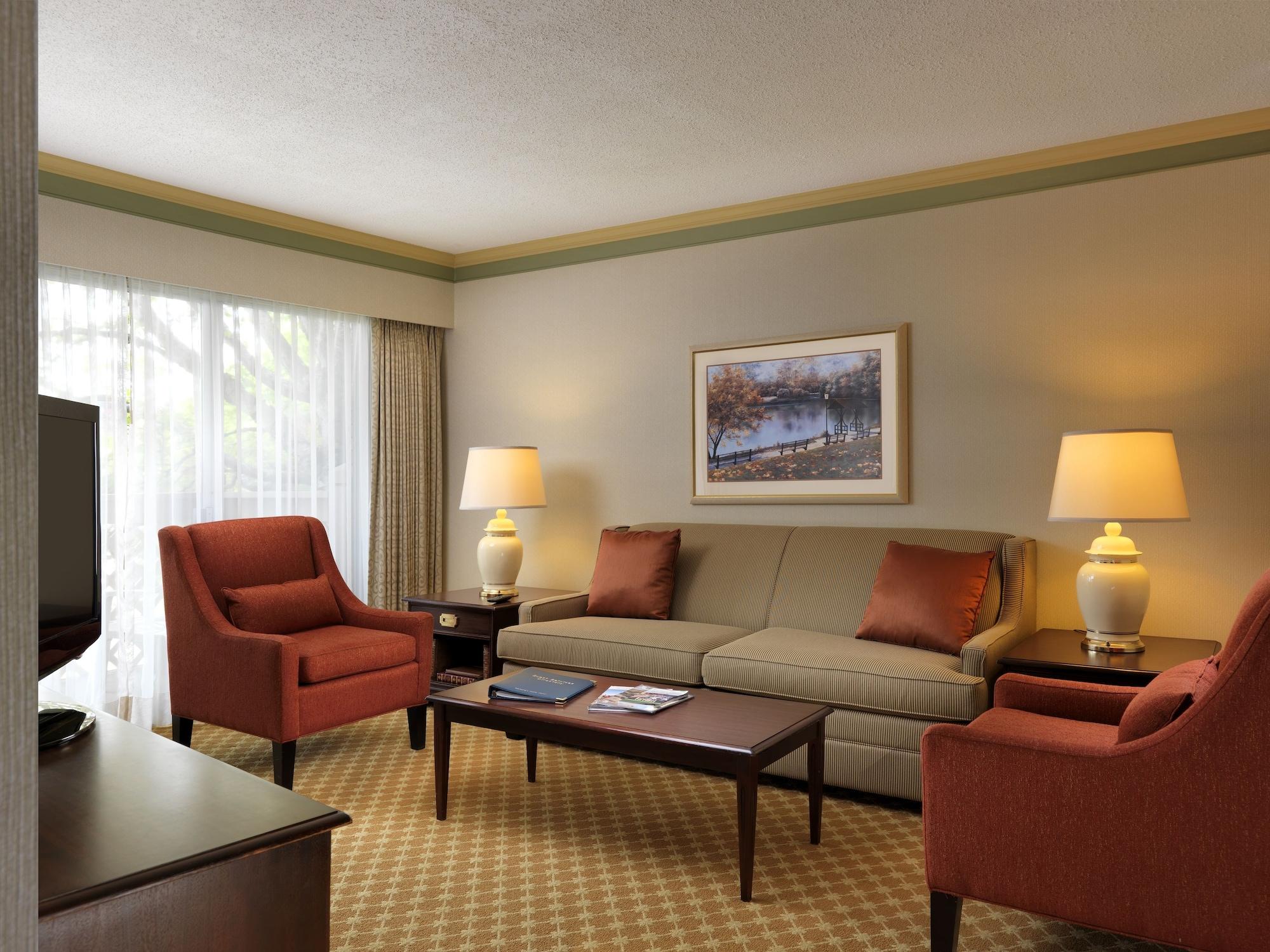 Royal Scot Hotel & Suites Victoria Bagian luar foto