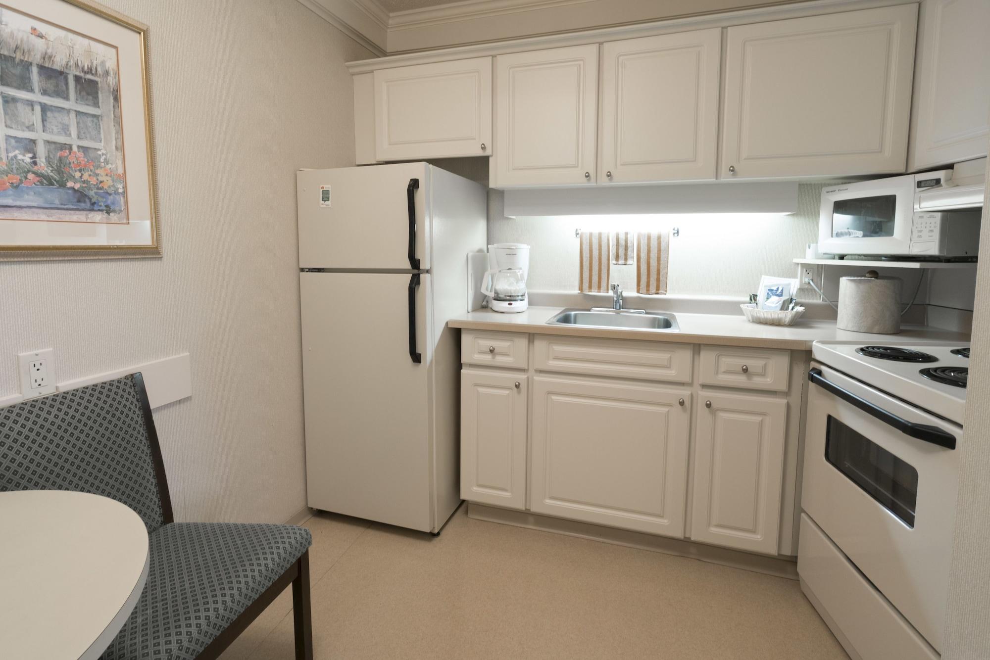 Royal Scot Hotel & Suites Victoria Bagian luar foto