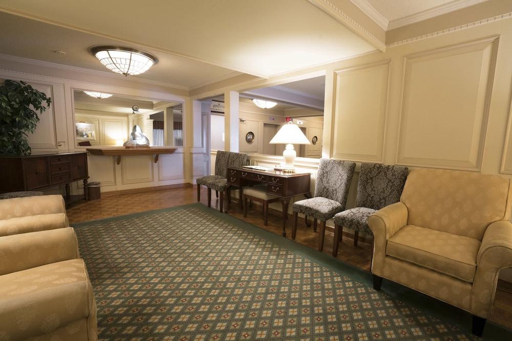Royal Scot Hotel & Suites Victoria Bagian luar foto