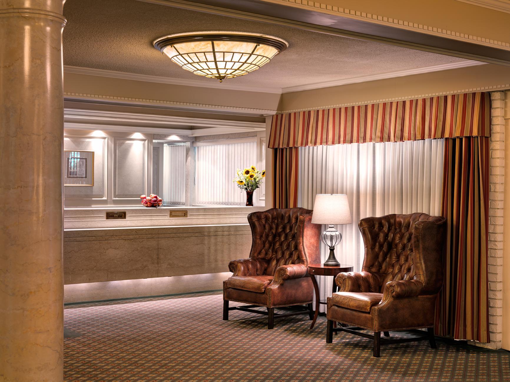Royal Scot Hotel & Suites Victoria Bagian luar foto