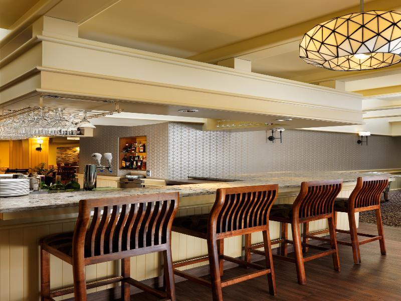 Royal Scot Hotel & Suites Victoria Bagian luar foto