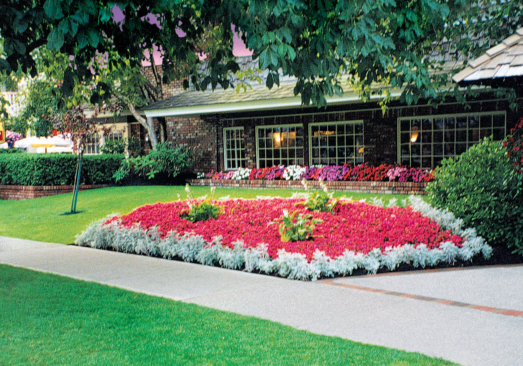Royal Scot Hotel & Suites Victoria Bagian luar foto