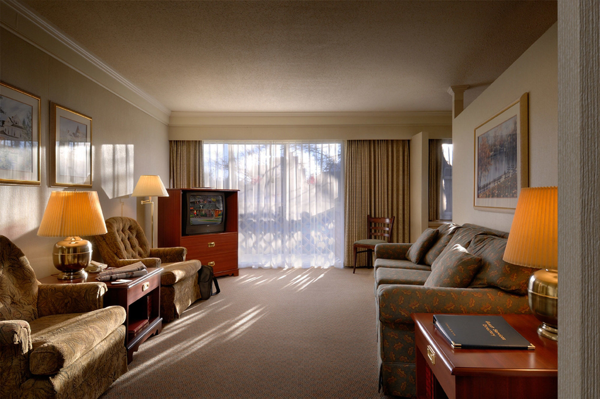 Royal Scot Hotel & Suites Victoria Bagian luar foto
